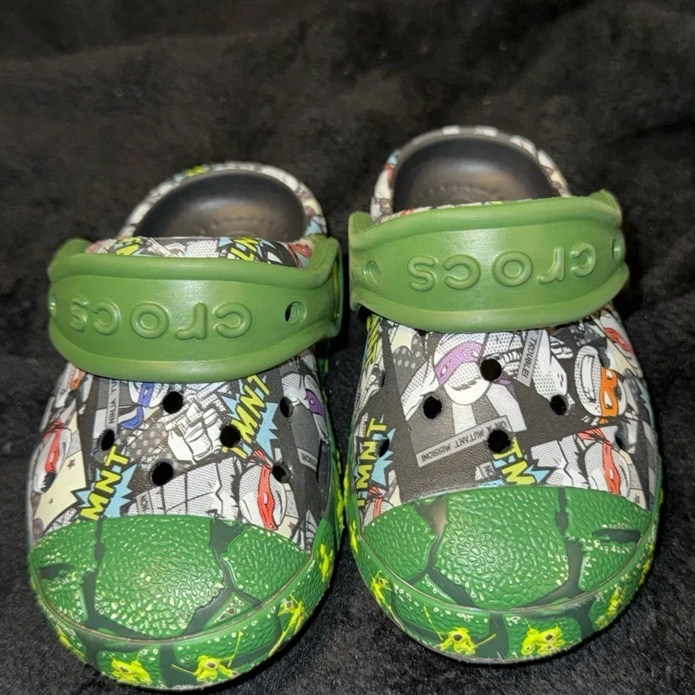 CROCS BUMP IT TMNT CLOG Yth's (M) Black Croslite Slip-On Clogs